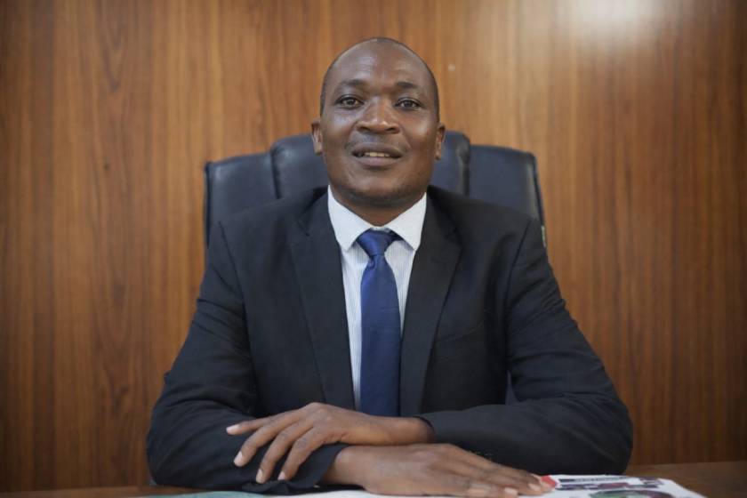 Mr Tichaona Siyasengwa